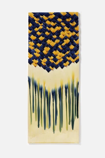 무제 · 백자, 1170℃ 소성, 도판에 첩화 · 64 x 25cm · (출처= 모리스갤러리) · Untitled