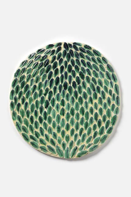 무제 · 백자, 1170℃ 소성, 도판에 첩화 · Diameter 36cm · (출처= 모리스갤러리) · Untitled