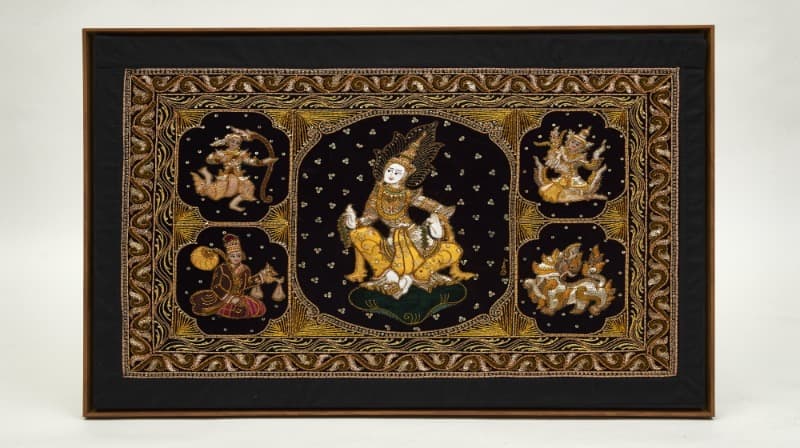 만델레이 태피스트리 · 미얀마, 직물, 복합재료 · 97x67cm · 21세기 (출처= 아세안문화원) · Mandalay tapestry · Myanmar, fabric, mixed media