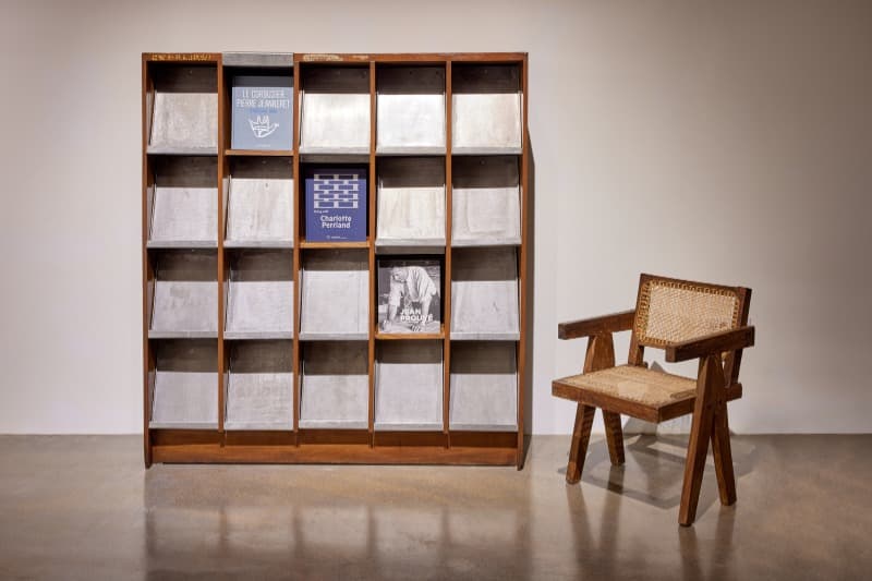 Installation view of Early Edition Office Chair (1955-56) & 5x4 Periodical Bibliotheque (1960-1961) · (출처 = Gallery L.993) · Installation view of Early Edition Office Chair (1955-56) & 5x4 Periodical Bibliotheque (1960-1961)