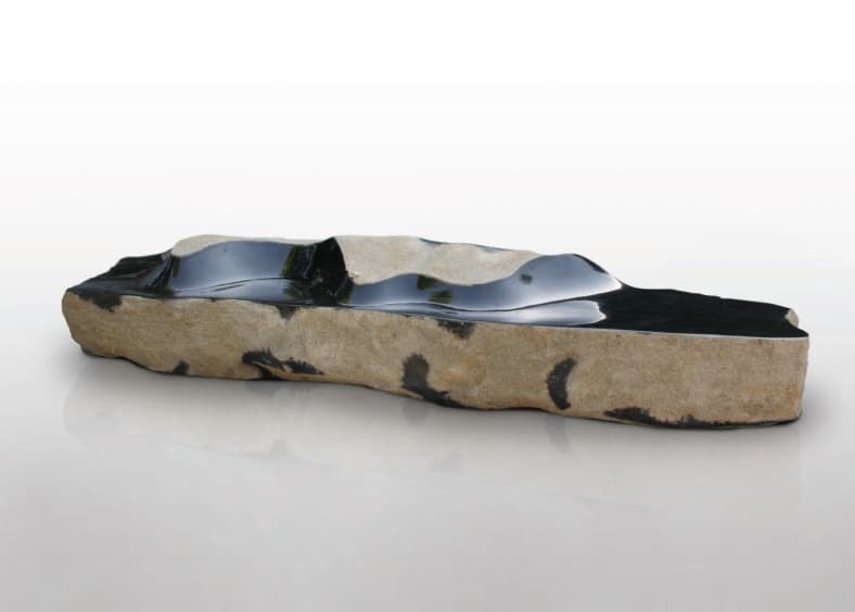afterimage of beginning 021-550 · Basalt · 3500x770x620mm · 2021 (이미지 제공 = 조현화랑) · afterimage of beginning 021-550 · Basalt