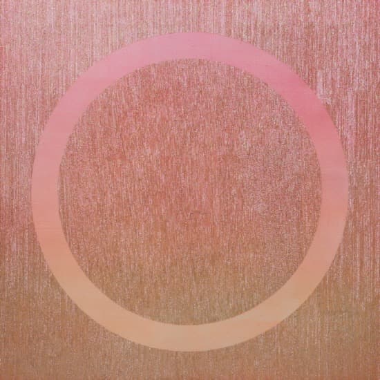 Eternal Now Ⅱ · acrylic, pearl powder, mother-of-pearl on panel · 130.3x130.3cm · 2019 (출처= 아트비트갤러리) · Eternal Now Ⅱ · acrylic, pearl powder, mother-of-pearl on panel