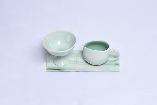 SWEET · 자기토, 안료 · 30 x 12 x 15cm · 2021 (출처= 모리스갤러리) · SWEET