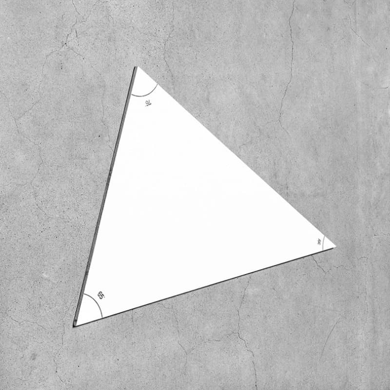 원근법 실험_Equilateral Triangle II · gelatin silver print. selenium toned · 45X45cm · 2018 (출처= 아트스페이스 언주라운드) · Equilateral Triangle II · gelatin silver print. selenium toned