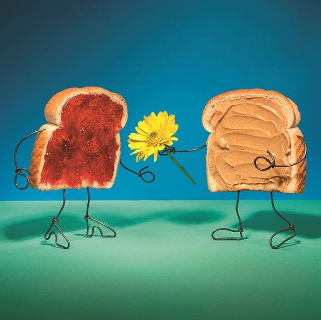 꽃을 건네는 마음 Made for Each Other · C 프린트 · 110×110cm · 2010 (출처= 익산예술의전당) · Made for Each Other