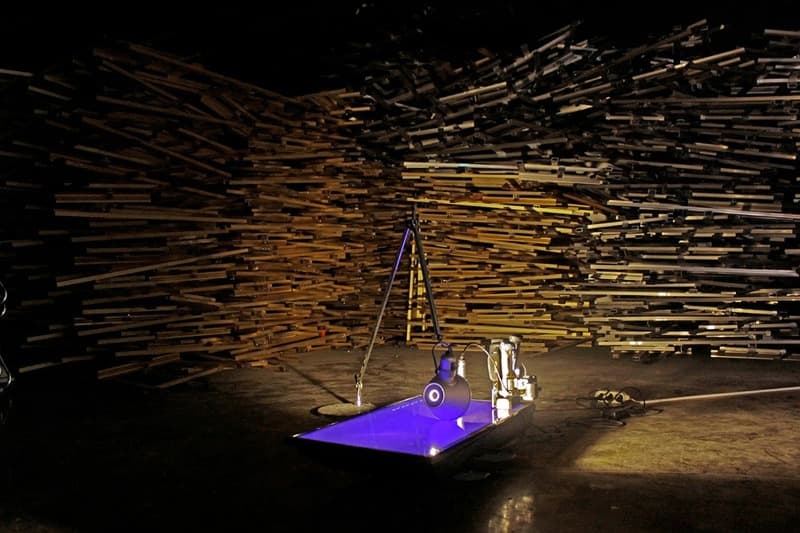 Encounter · monitor, camera, wall mount · dimensions variable · 2021 (출처= OCI미술관) · Encounter · monitor, camera, wall mount