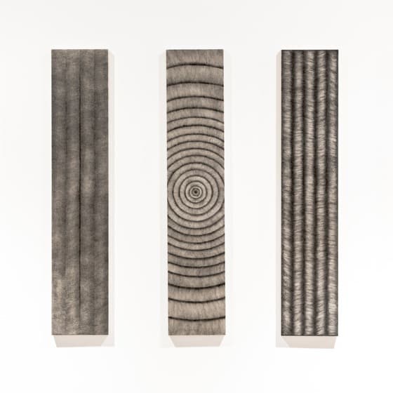 Oscillo · 장지에 펜슬 · 각 20 x 100cm · 2018 (출처= 수애뇨339) · Oscillo