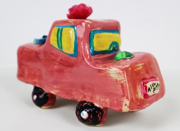 Taxi 1955 · Mixed Media on Ceramics · 17 x 8 x 11cm · 2021 (출처= 맥화랑) · Taxi 1955 · Mixed Media on Ceramics
