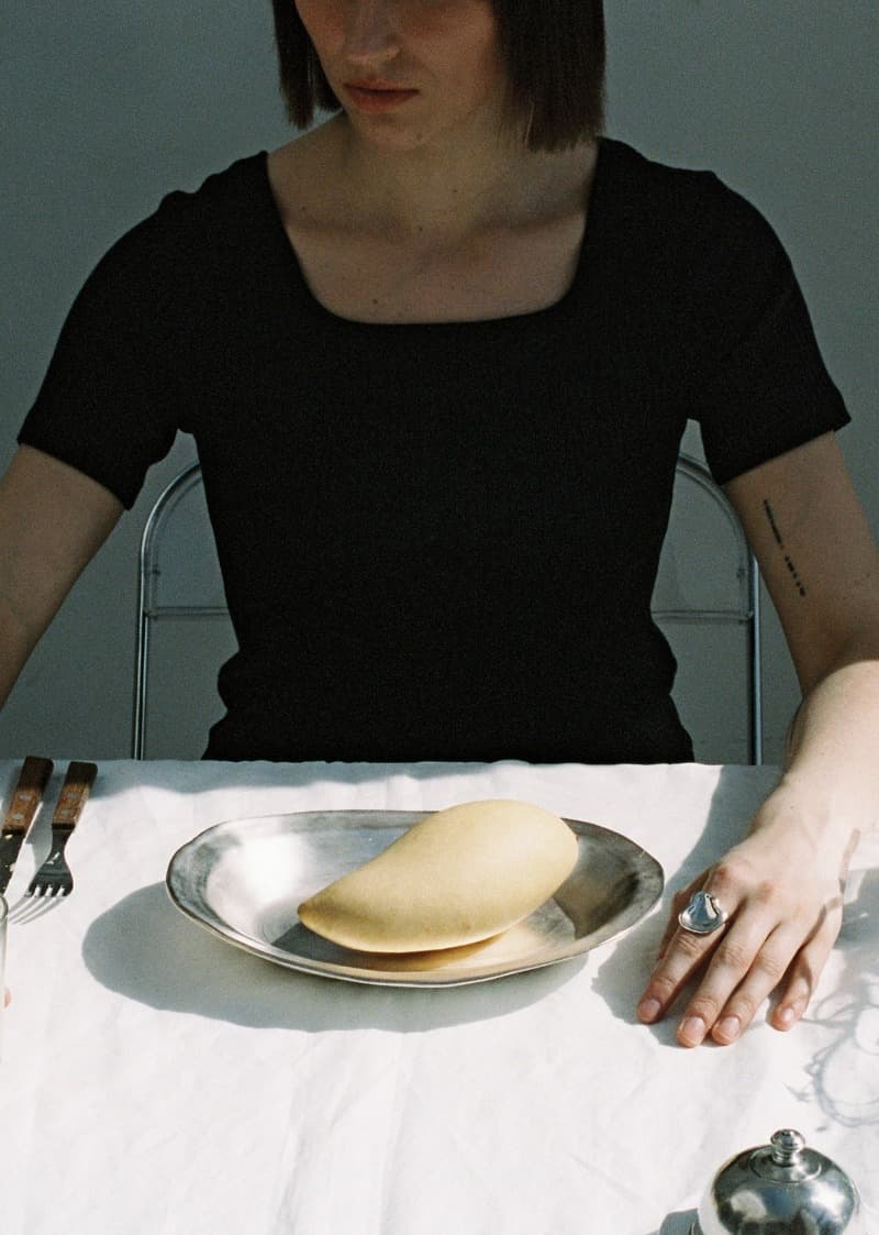 Silver line series, ceramic, silver · (이미지 제공 = 비트리 갤러리) · Silver line series, ceramic, silver