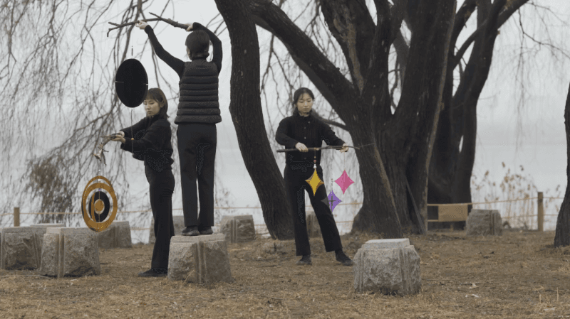 불과 얼음의 노래 스틸컷2 · 2021(출처=담벼락미디어)