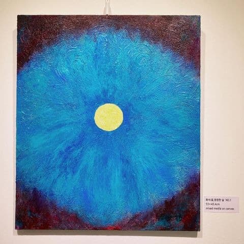 화석:꽃,영원한 삶 No. 1 · 캔버스에 혼합재료 · 53.0x45.5cm · (출처= 갤러리 쏘마 인스타그램) · Fossil: Flower, Eternal Life No. One · mixed material on canvas