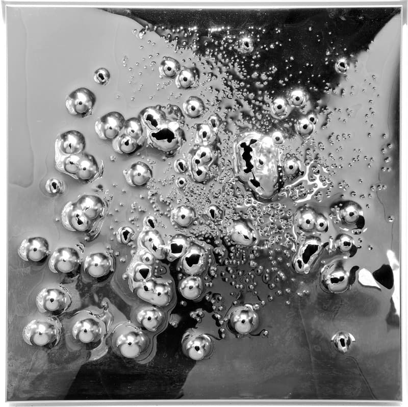 30” Bullet Painting · Polished stainless steel · 76.2 x 76.2 cm · 2020(출처=오페라갤러리) · 30” Bullet Painting · Polished stainless steel