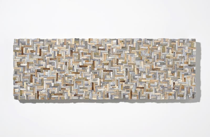 Thinking of Forest · book on wood · 94x31cm · 2015 (이미지 제공 = 비트리갤러리) · Thinking of Forest · book on wood