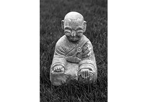 담양 서봉사지 출토 나한상, 국립광주박물관 · Gelatin Silver Print · 90x120 cm · 2020 (출처= 아트스페이스J)