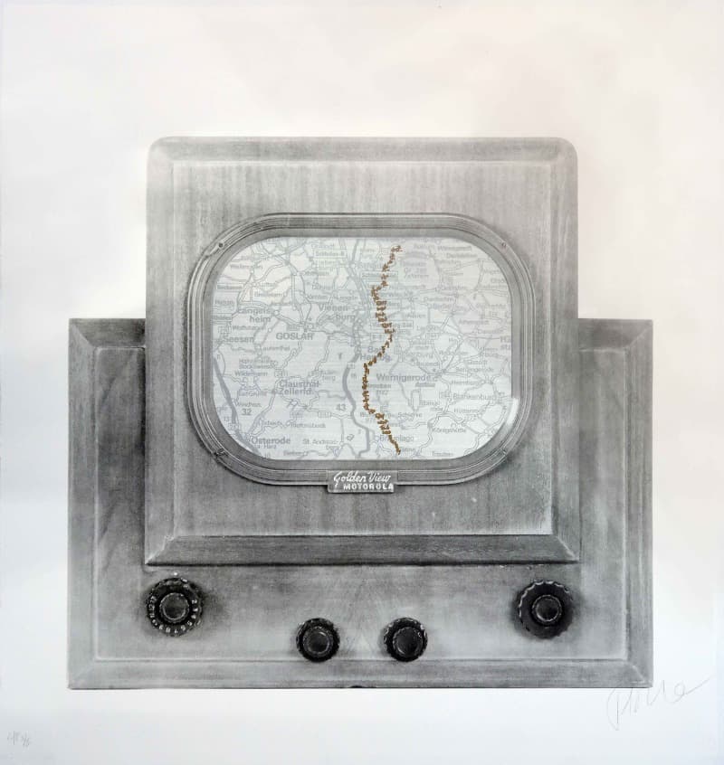 PAIK NAM JUNE, <Golden View> · Litho and etching on Rives BFK paper, S/P 1/2 framed · 75 x 71cm · 1991 (이미지 제공 = 이동훈) · PAIK NAM JUNE, <Golden View> · Litho and etching on Rives BFK paper, S/P 1/2 framed