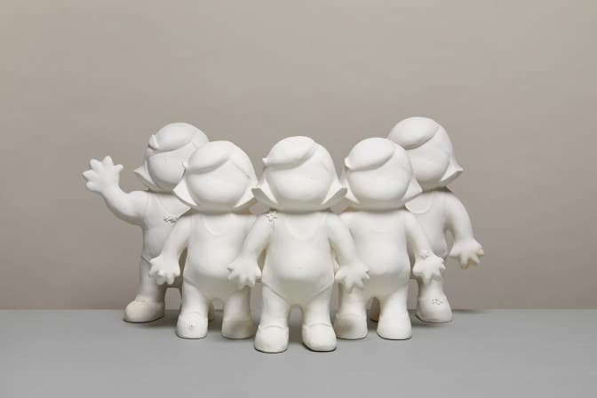 Relationship _ Avengers Scene #2 · Ceramic · 30x25cm each · 2021 (출처= 갤러리도스) · Relationship _ Avengers Scene #2 · Ceramic