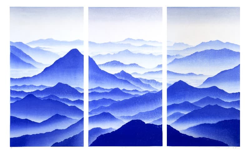 김준권, 산의노래-2 · 채묵목판 · 163×240cm · 2021 (출처= 경남도립미술관)