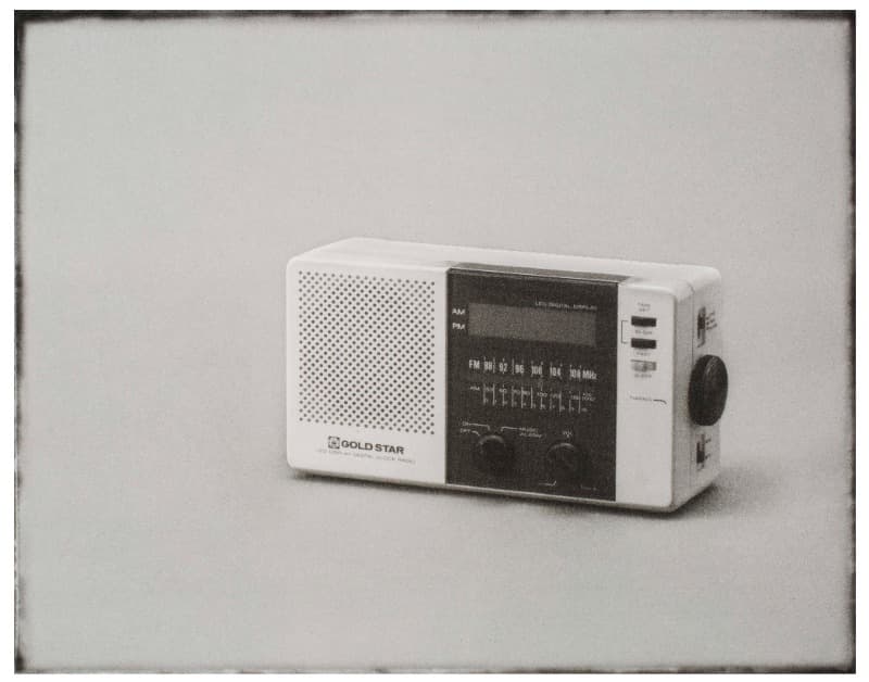 아버지의 손길 #4 · Monochrom Gum Bichromate Print · 40.6 x 50.8cm · 2021 (이미지 제공 = 갤러리 너트) · Monochrom Gum Bichromate Print