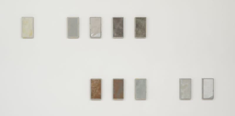 10개의 조각 · Acrylic on wood panel · in ten parts, each: 25.8×14×4cm · 2021 (이미지 출처 = 드로잉룸) · 10 pieces (part image) · Acrylic on wood panel
