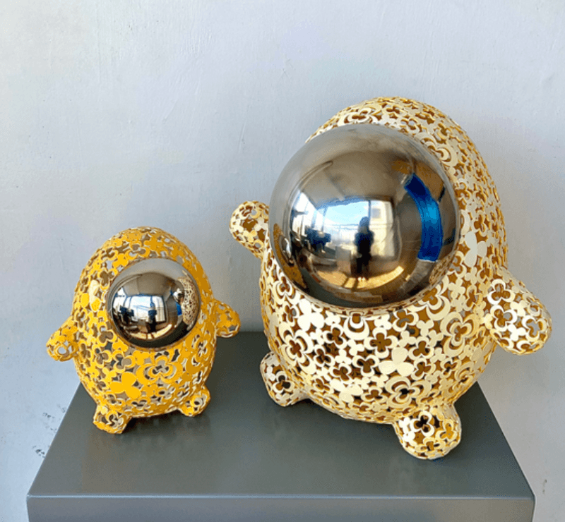 나와 너#1 · Steel, Urethane Paint · 600 x 3400 x 400(H)mm · 2021 (이미지출처 = 모리스갤러리)