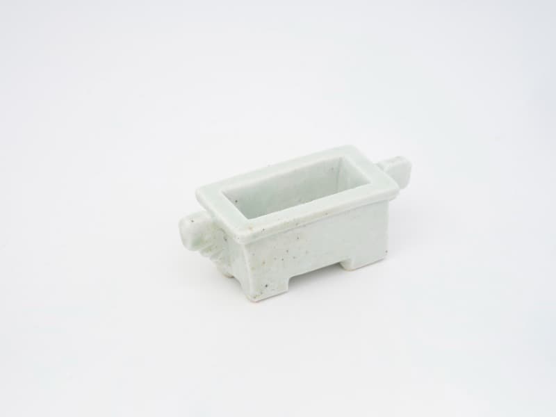 향로 · White porcelain · 12.5x5.5x4.5 cm · 2021 (이미지 제공 = 조현화랑) · White porcelain
