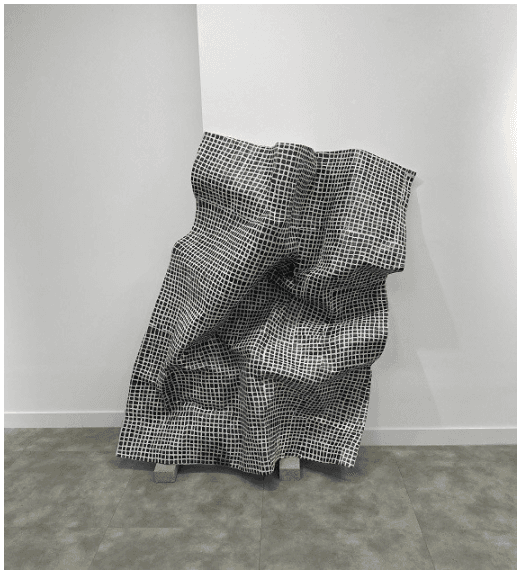 언디파인 · 혼합종이,흑연 · 120x150cm · 2021 (이미지출처 = 갤러리도스)