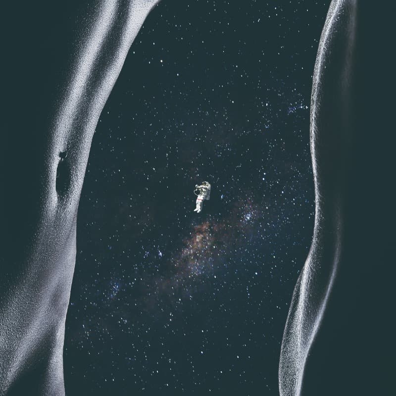 space oddity 3 · fragment print ed 1 10 · 40x40cm · (이미지출처 = 서울갤러리) · space oddity 3 · fragment print ed 1 10