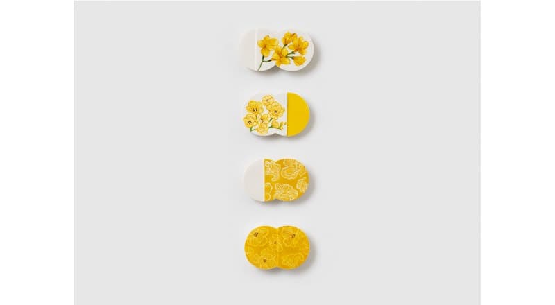 계절 수집_봄Ⅰ•Ⅱ•Ⅲ•Ⅳ · Porcelain, Hand Painting · 45x70, 45x80mm · 2021 (이미지출처 = 학고재아트센터)