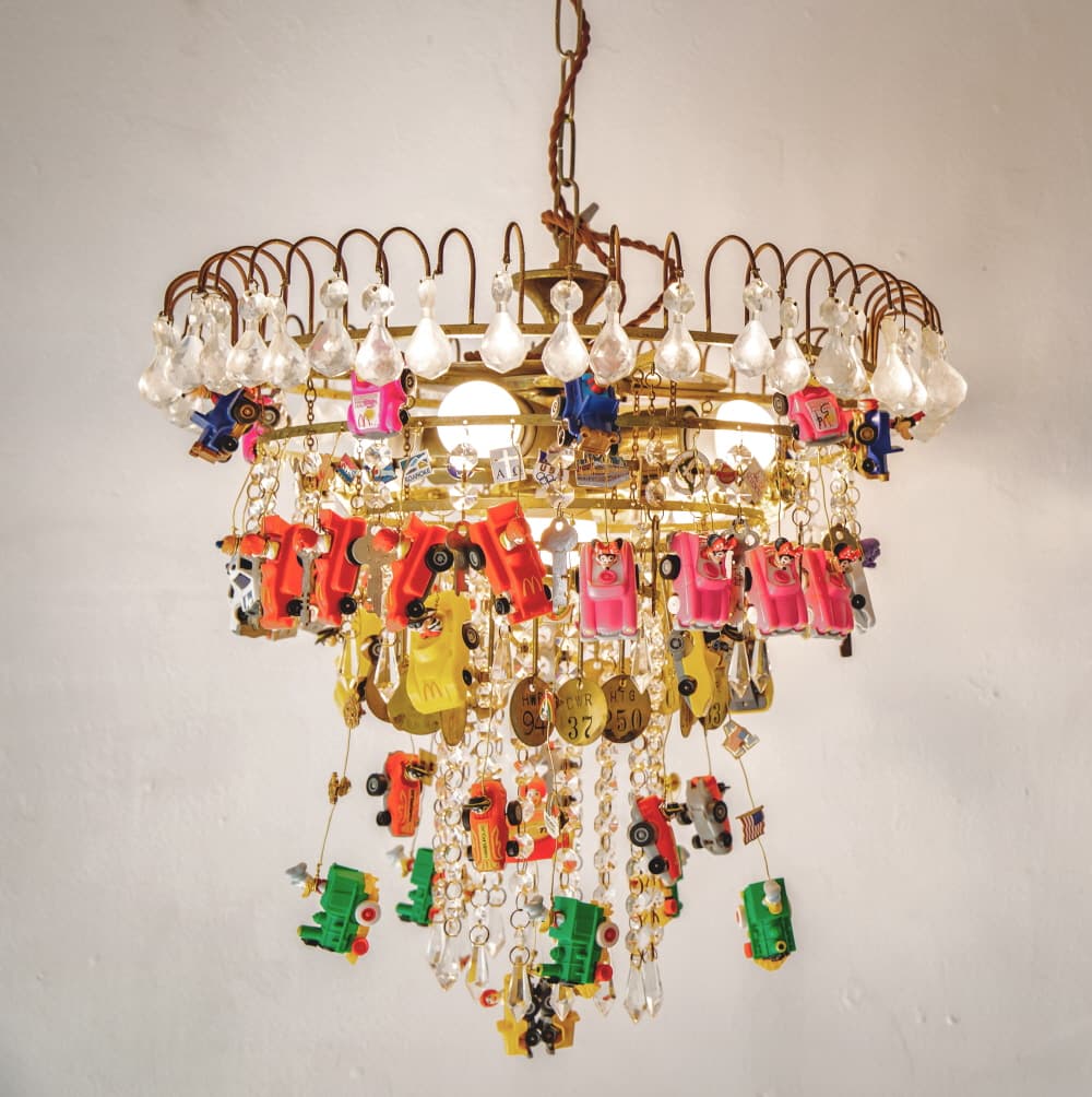 MC’s Chandelier · 복잡재료 · 45x45x50cm · 2019