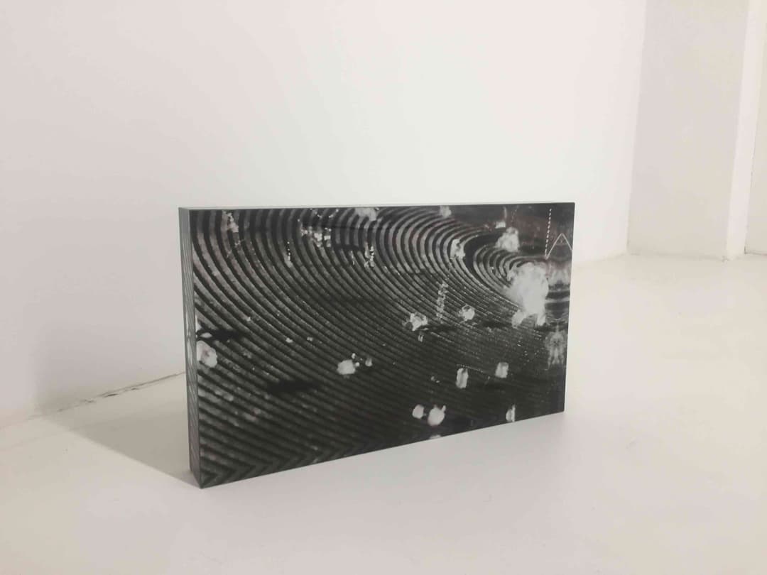 Drop II · Acryl · 2021 (출처= 알떼에고) · Drop II · Acryl